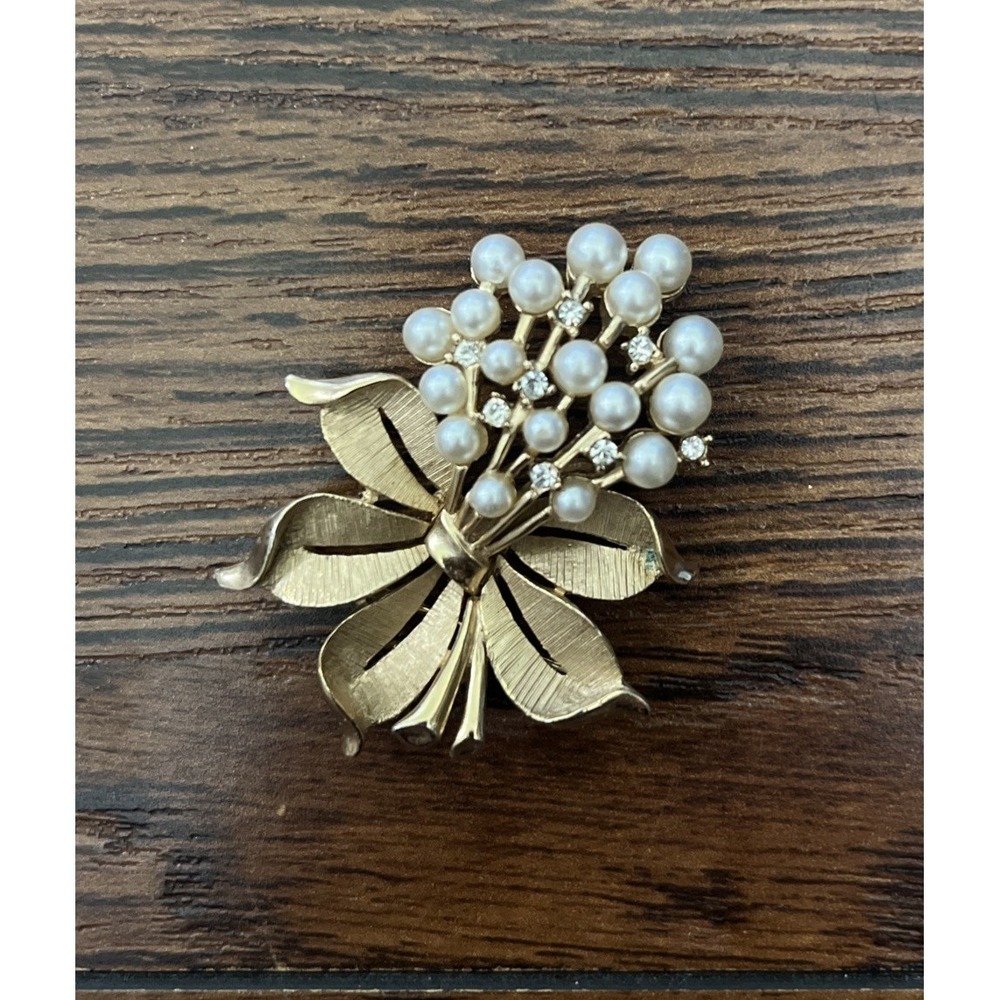 Vintage Crown Trifari pearl rhinestone bouquet brooch gold tone floral